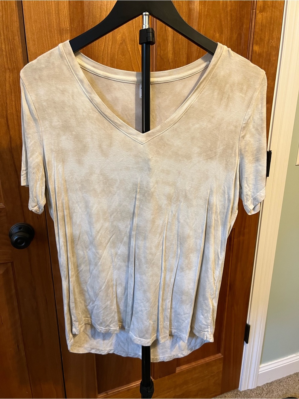 Old Navy Beige Tie-Dye V-Neck Short Sleeve Top